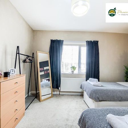 3 Bedroom House With 5 Beds House By Passionfruit Properties Near Coventry City Centre - Bcc מראה חיצוני תמונה